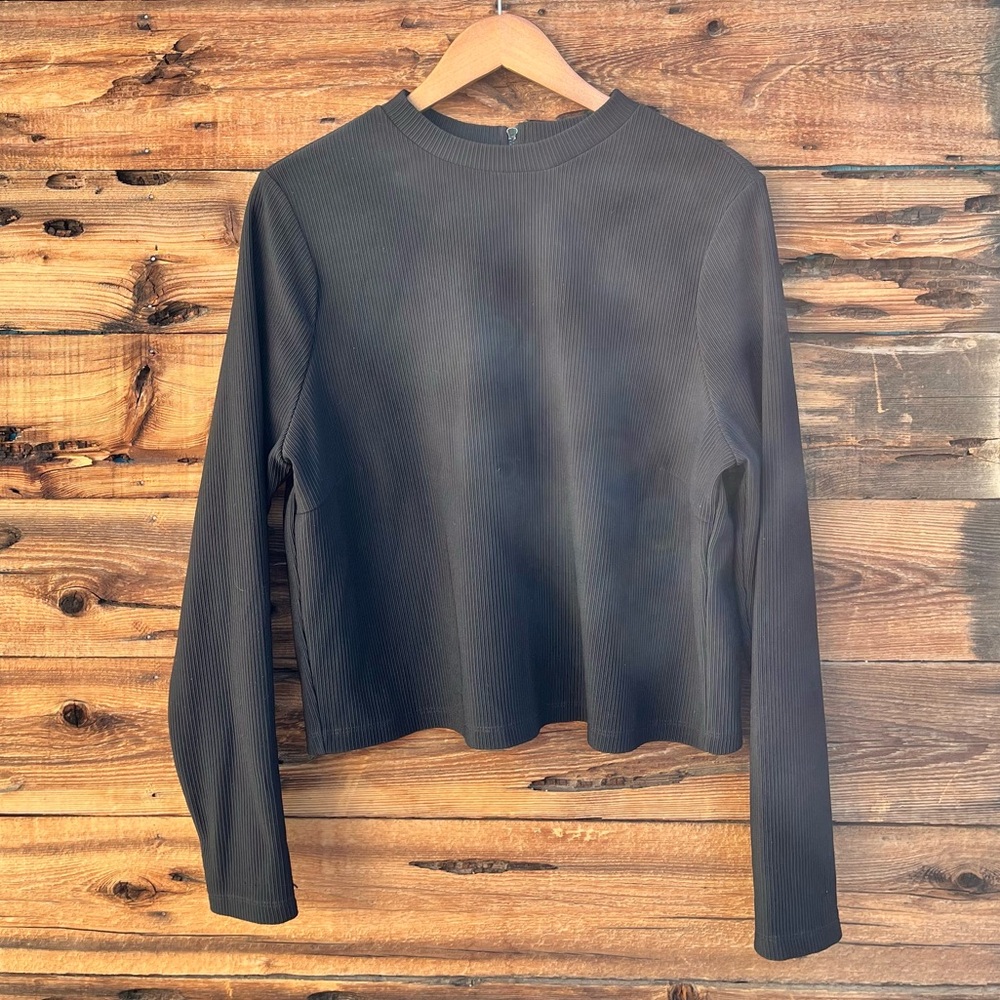 UNBRANDED | Women’s Ribbed Long Sleeve Zipper Back Sweater Top L